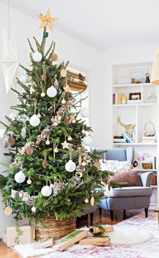 Quick and Easy Holiday Decorating Ideas for the Busy Homeowner