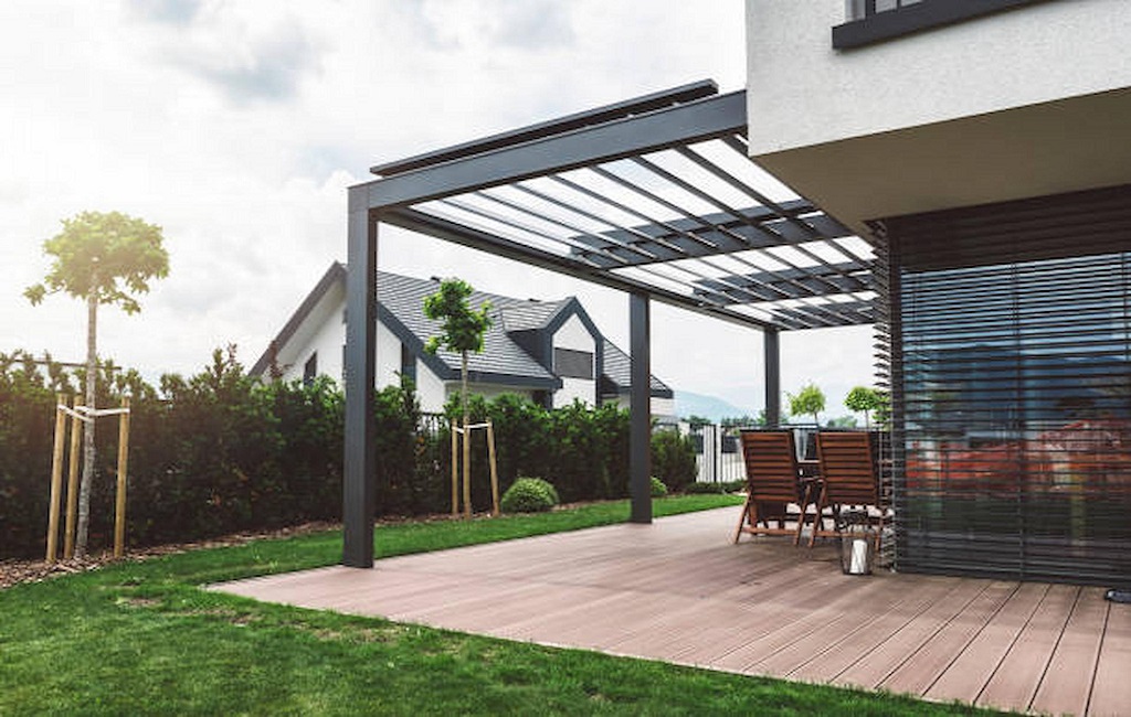 The Ultimate Guide to Choosing the Right Awnings for Your Home