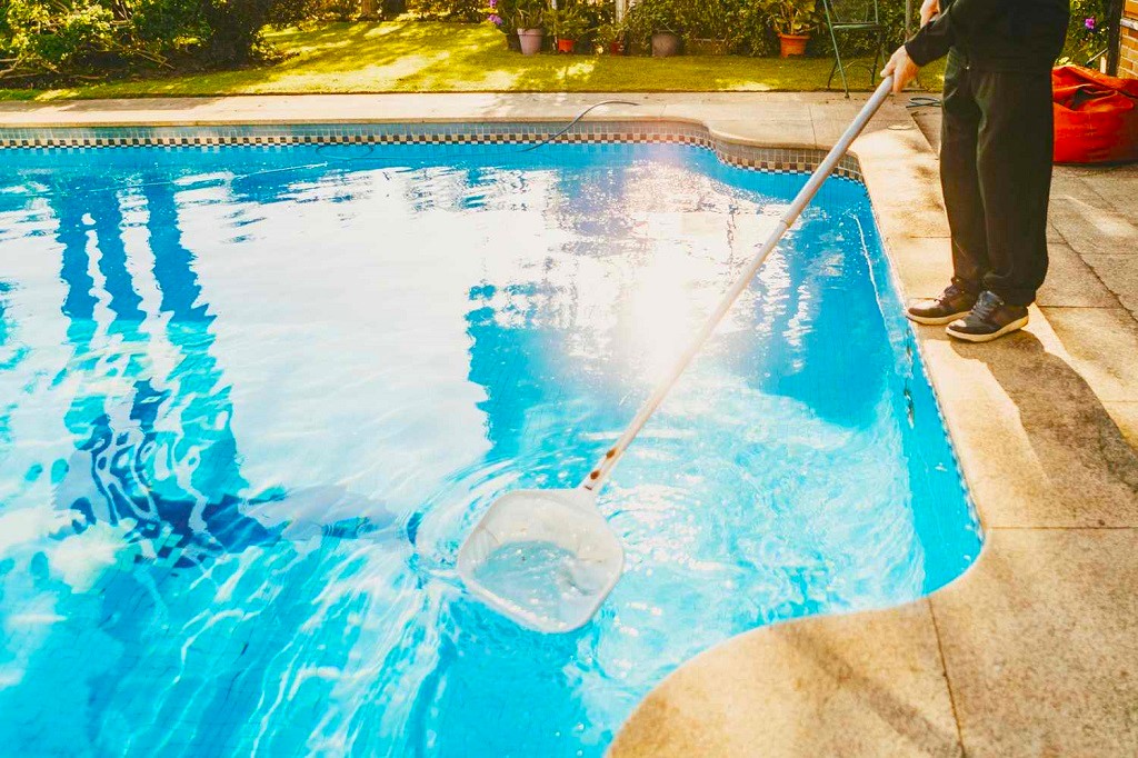 swimming pool maintenance cost for a houseowner