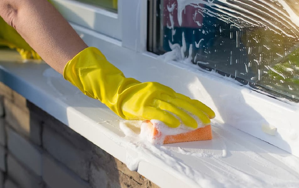 How to Clean Window Frames Using Only Water