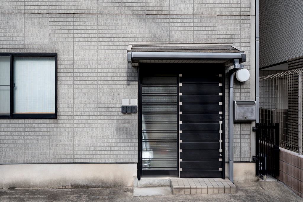 How to make your garage door opener smart?

